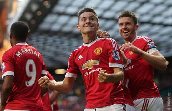 巨大的媒体 巨大的媒体